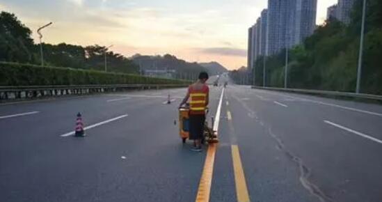 徐州贾汪区道路划线施工单位，贾汪区道路划线多少钱一米？